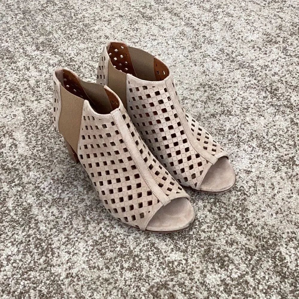Aquatalia Shari Tan Peep Toe Leather Block Heel Ankle Booties 9